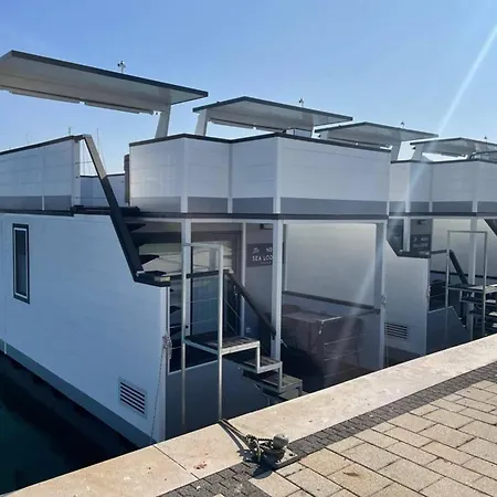 Relax In A Houseboat With A Rooftop 3* Novigrad (Istria)