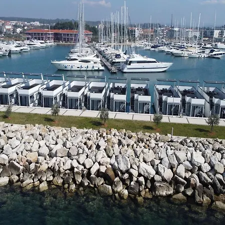 Relax In A Houseboat With A Rooftop Novigrad (Istria)