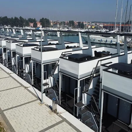 Botel Relax In A Houseboat With A Rooftop Novigrad (Istria)